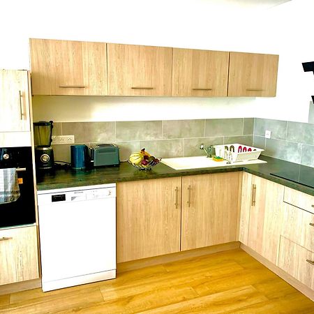 L Indemodable Renove Spacieux Et Lumineux Avec 2 Chambres Сарбур Екстериор снимка