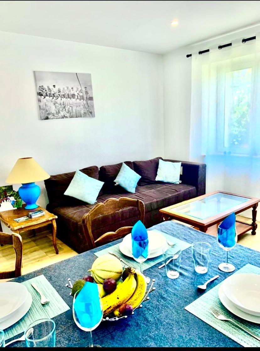 L Indemodable Renove Spacieux Et Lumineux Avec 2 Chambres Сарбур Екстериор снимка