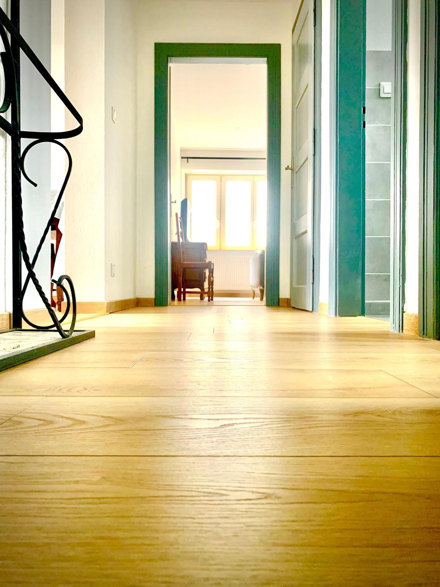 L Indemodable Renove Spacieux Et Lumineux Avec 2 Chambres Сарбур Екстериор снимка