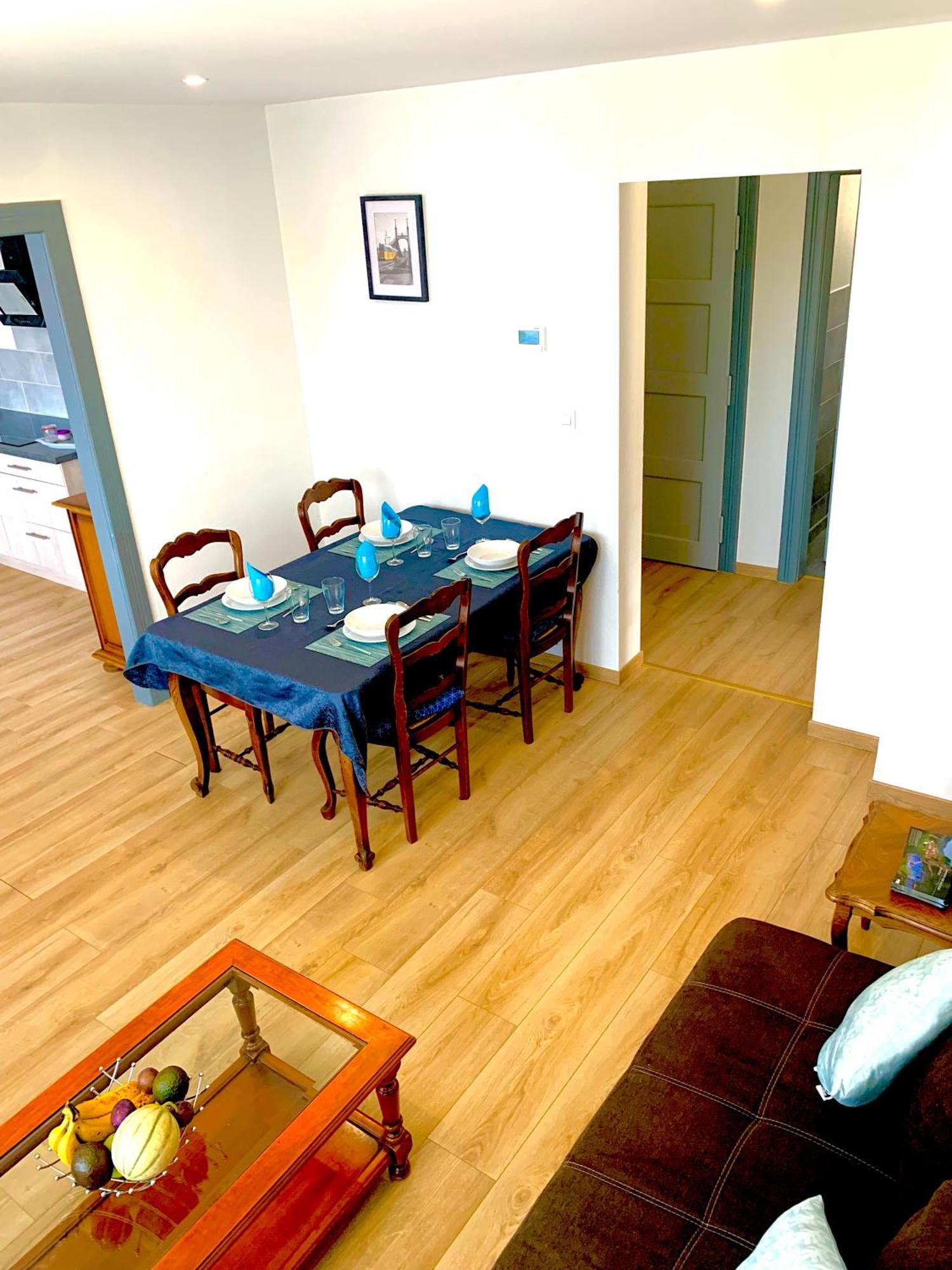 L Indemodable Renove Spacieux Et Lumineux Avec 2 Chambres Сарбур Екстериор снимка