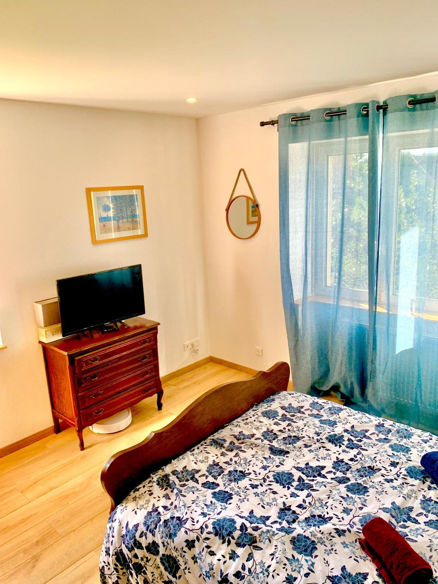 L Indemodable Renove Spacieux Et Lumineux Avec 2 Chambres Сарбур Екстериор снимка